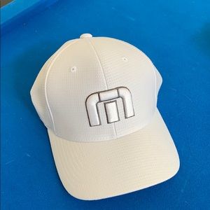 Travis Matthew hat